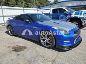 2010 Nissan GT-R #4