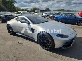 2019 Aston Martin Vantage #4