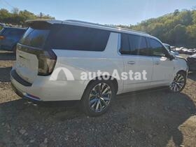 2025 Chevrolet Suburban #3