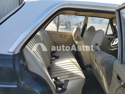 1972 Mercedes-Benz #10