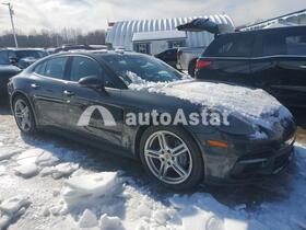 2018 Porsche Panamera #4