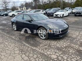 2018 Porsche Panamera #4