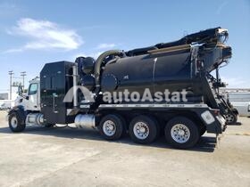 2017 Peterbilt 377 #3