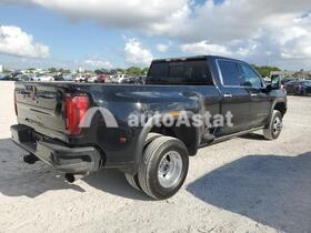 2023 GMC Sierra 3500HD #3