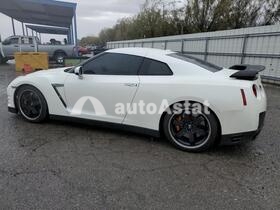2013 Nissan GT-R #2
