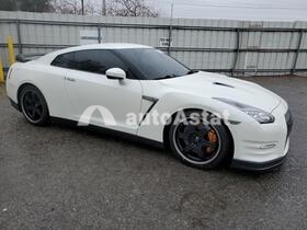 2013 Nissan GT-R #4