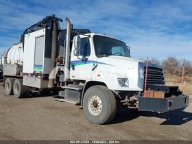 Freightliner 114SD