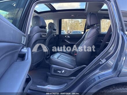 2019 BMW #8