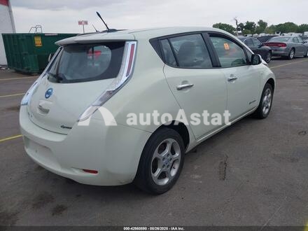 2012 Nissan #4