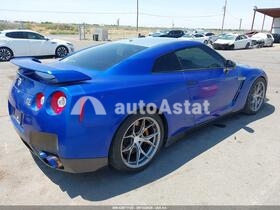 2010 Nissan GT-R #4